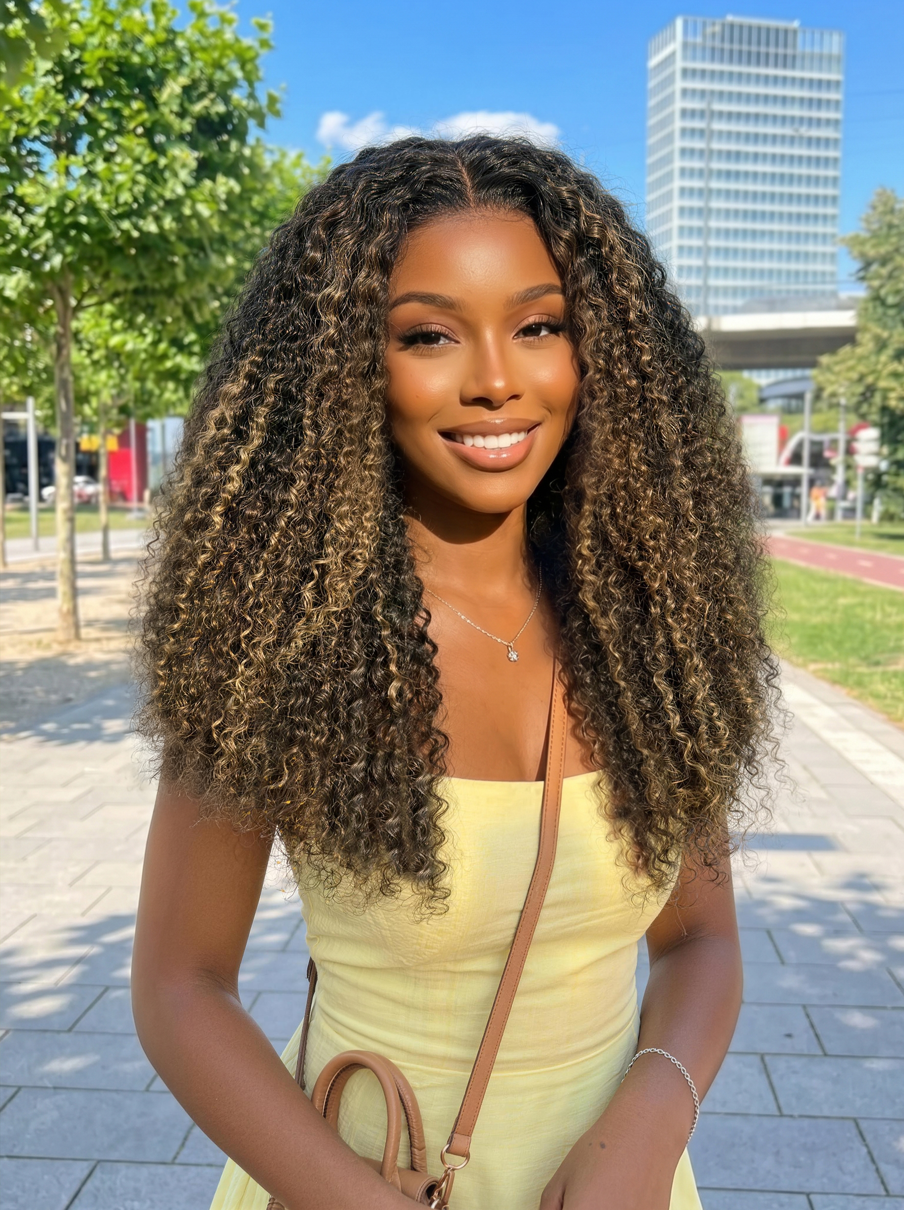 Nadula 7x5 Blonde Highlight Kinky Curly Wigs Brown Ombre No Slip Put On and Go Wig with Drawstring I